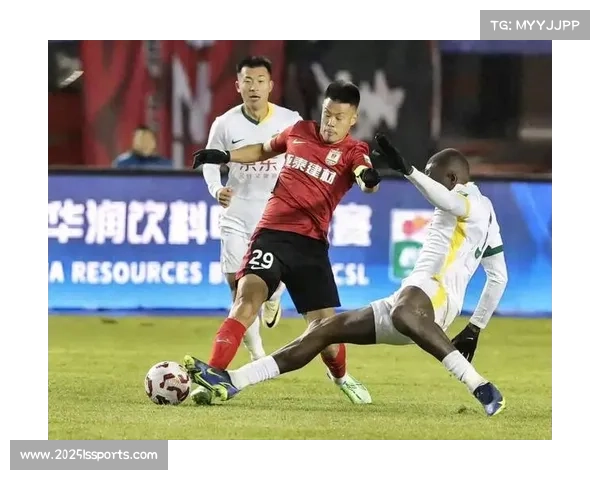 长春亚泰客场0-1不敌青岛西海岸,提前一轮降入中甲 长春亚泰客场0-1不敌青岛西海岸,提前一轮降入中甲